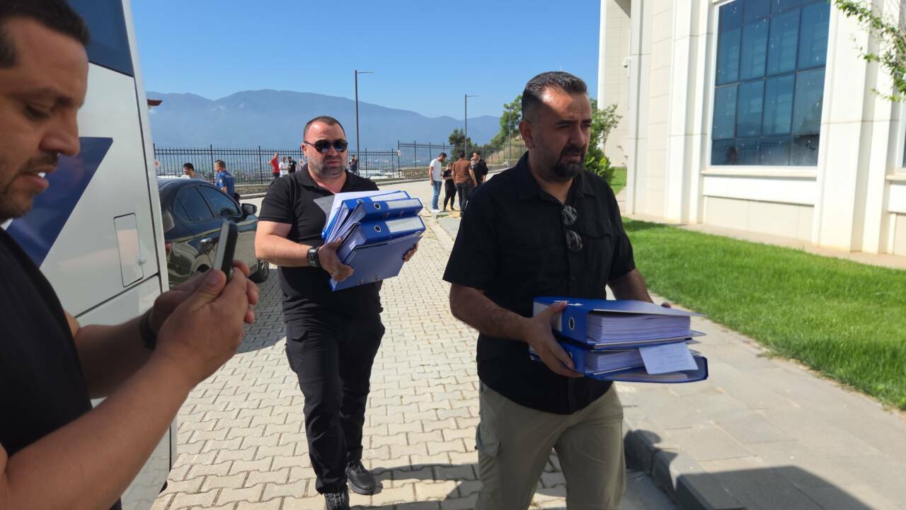Bursa merkezli uyuşturucu operasyonu: 29 şüpheli adliyede 3 bursa merkezli uyusturucu operasyonu 29 supheli adliyede 633fbb5a09e9