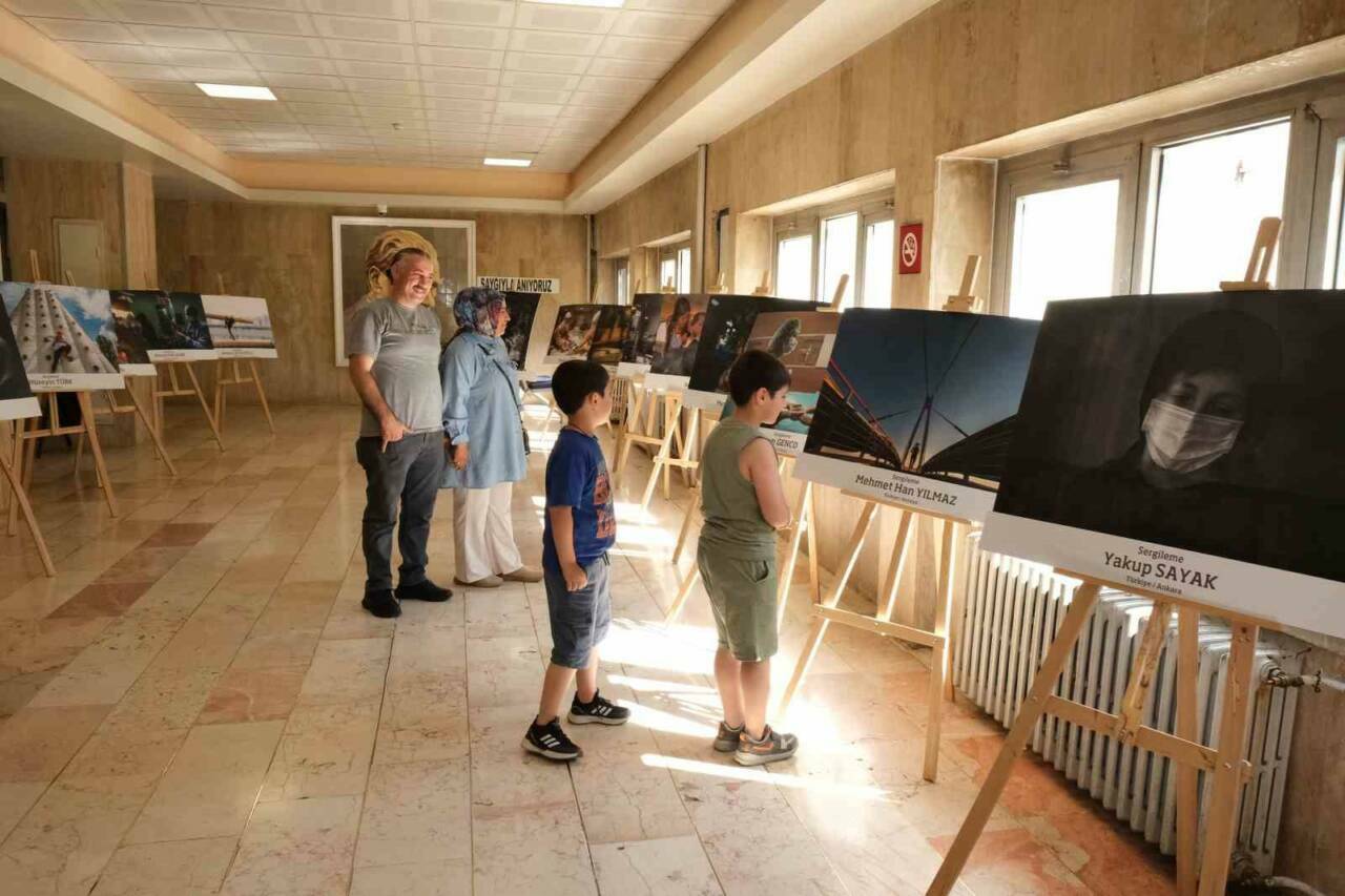 bursa uludag universitesinde fotograf sanatiyla kadin sagligina vurgu 591c2d693a51