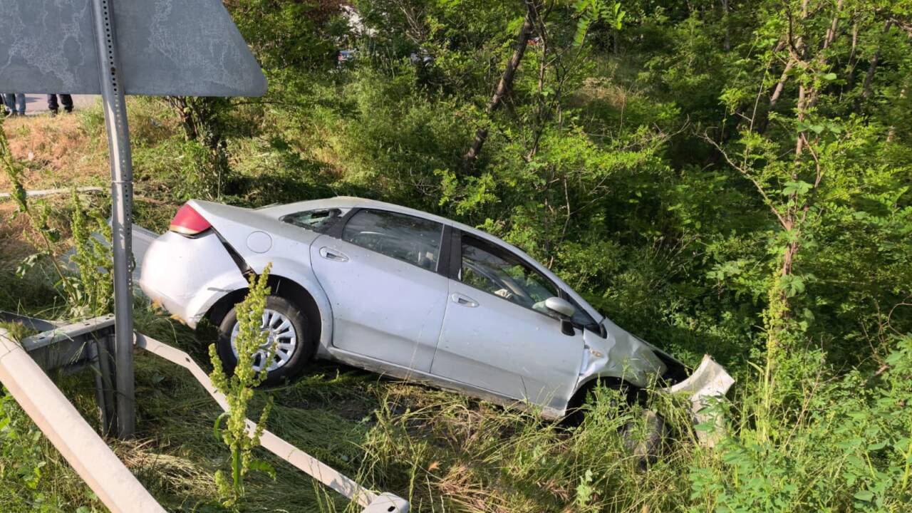bursada 2 otomobil carpisti 6 yarali 46929199e268