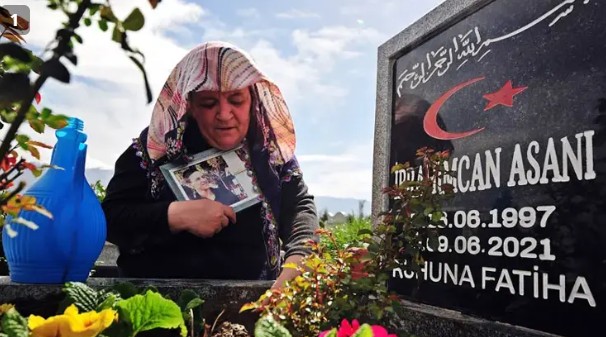 Bursa’da annesinin gözleri önünde öldürülmüştü! 5 yıl sonra karar onandı Bursa'da 9 Haziran 2021’de hasarlı trafik kazası sonrası çıkan tartışmada