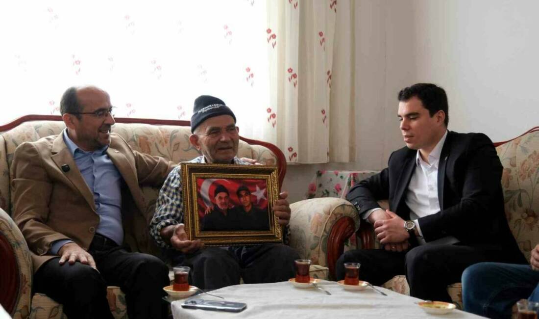 Bursa’da Babalar gününde şehit aileleri unutulmadı Orhaneli Kaymakamı Muhammed Furkan Tuna ve Orhaneli Belediye Başkanı Ali