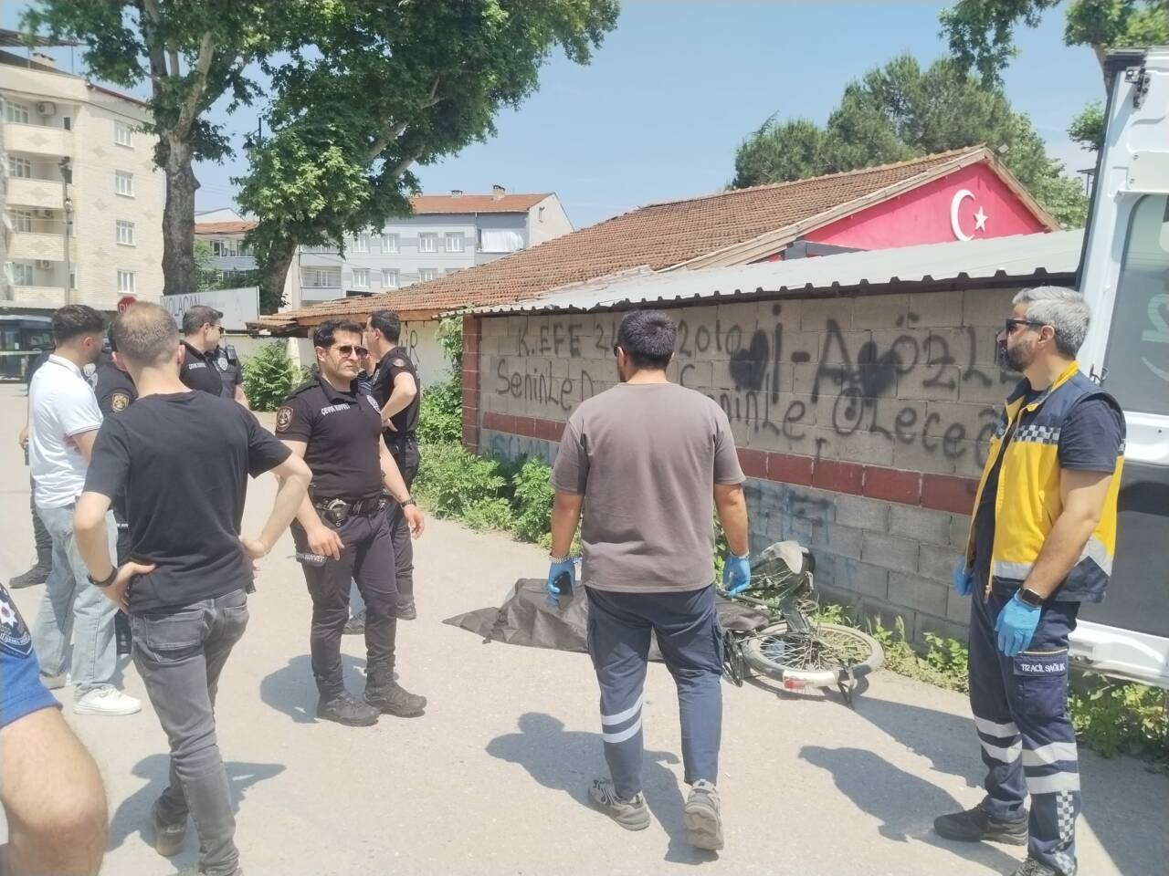 bursada bisikletten dusen yasli adam oldu b7db232b612d