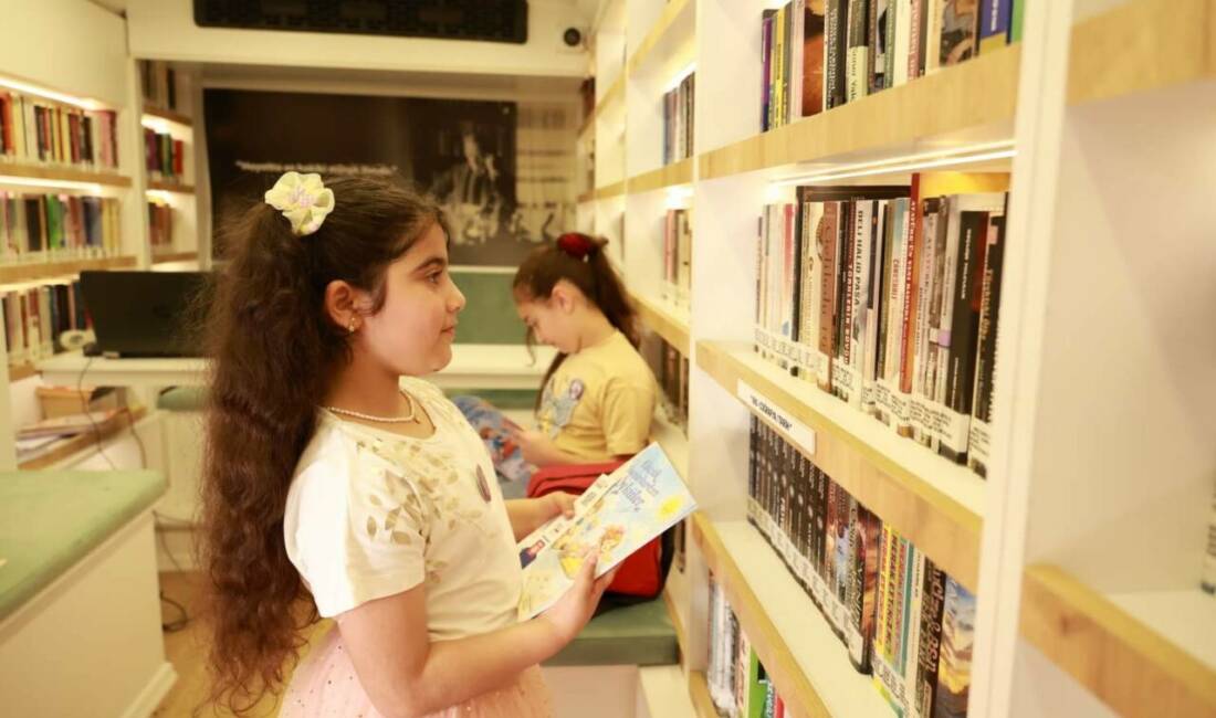 Bursa’da çocuklara kitap ve tarih aşısı Çocukların eğitimli, kültürlü ve tarih bilinci yüksek bireyler olarak yetişmesine