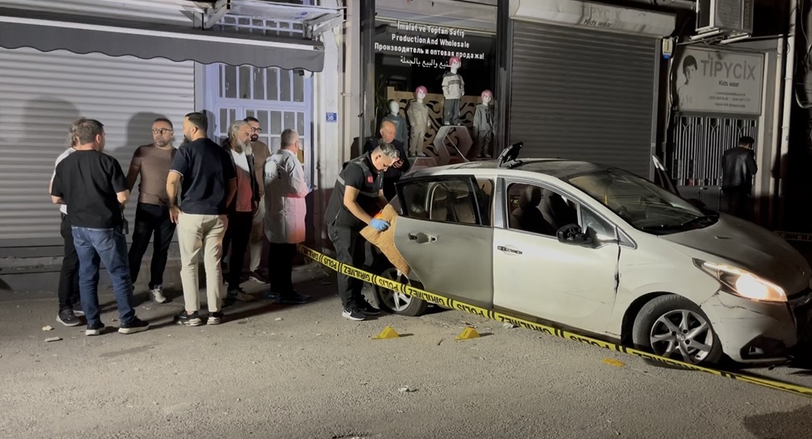 Bursa'da film gibi kovalamaca: Polis kıskacına girince başına ateş etti... 6 bursada dehset anlari polis kiskacina girince basina ates etti cabca903f65d