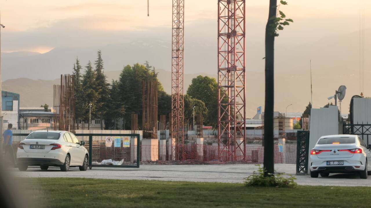 Bursa'da fabrika inşaatında iş kazası 2 bursada fabrika insaatinda is kazasi ea9bf049a62a