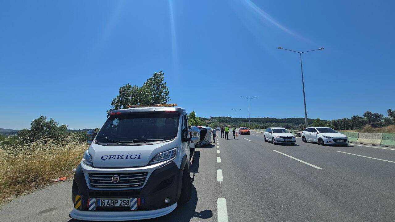 bursada feci kaza bariyerlere carpip d7a933210ab2