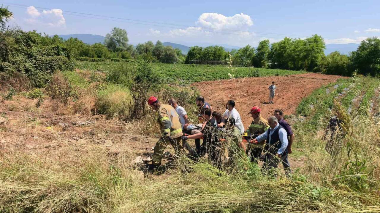 Bursa'da feci kaza! Kontrolden çıkıp köprüden uçtu 1 bursada feci kaza kontrolden cikip kopruden uctu 2a255364d557