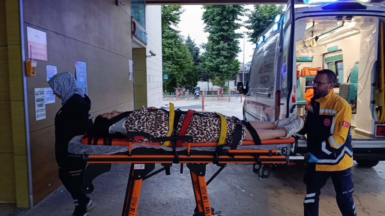 Bursa'da feci kaza: Ölümden döndüler 4 bursada feci kaza olumden donduler 38856dcf5a64