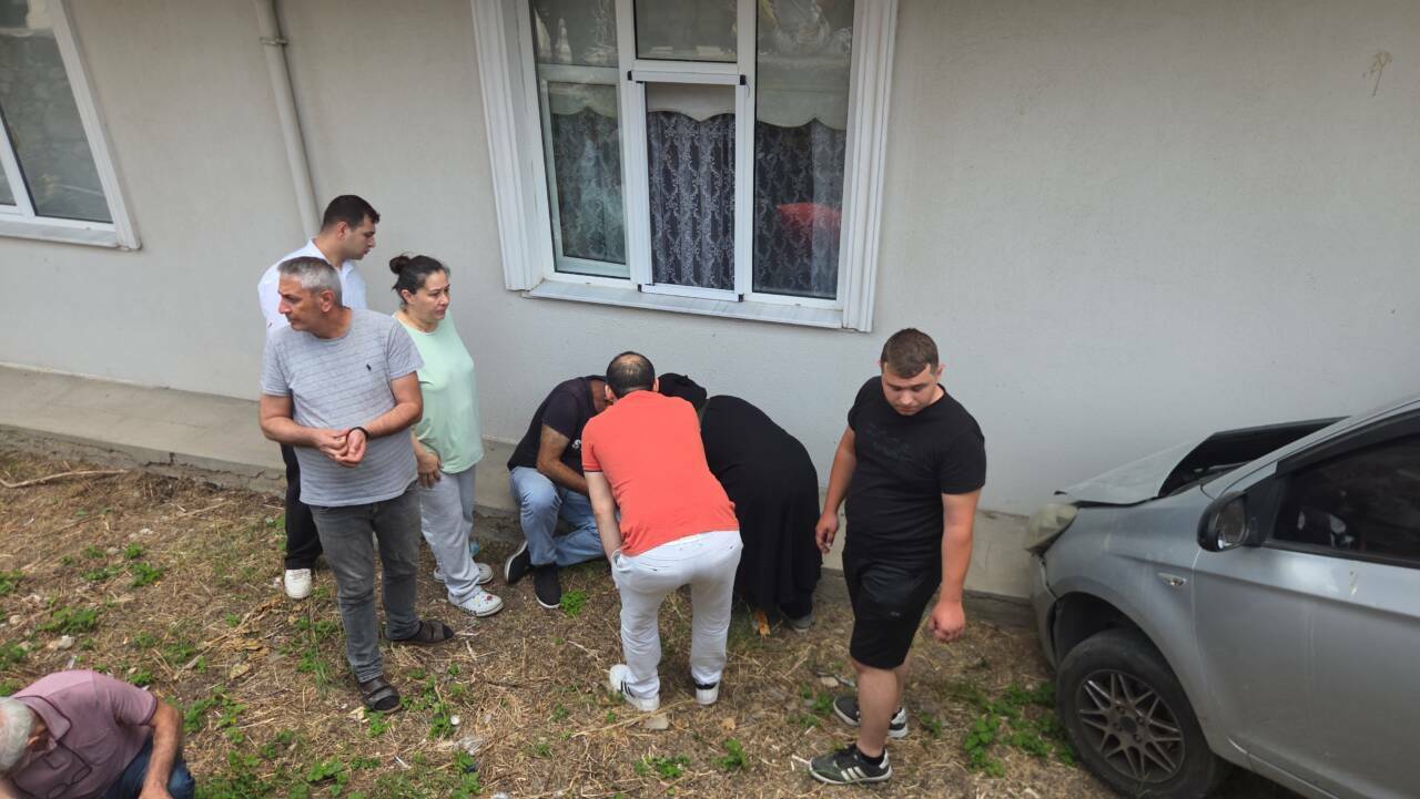 bursada feci kaza otomobil asili kaldi 2si cocuk 3 yarali cf3b57e5ec38