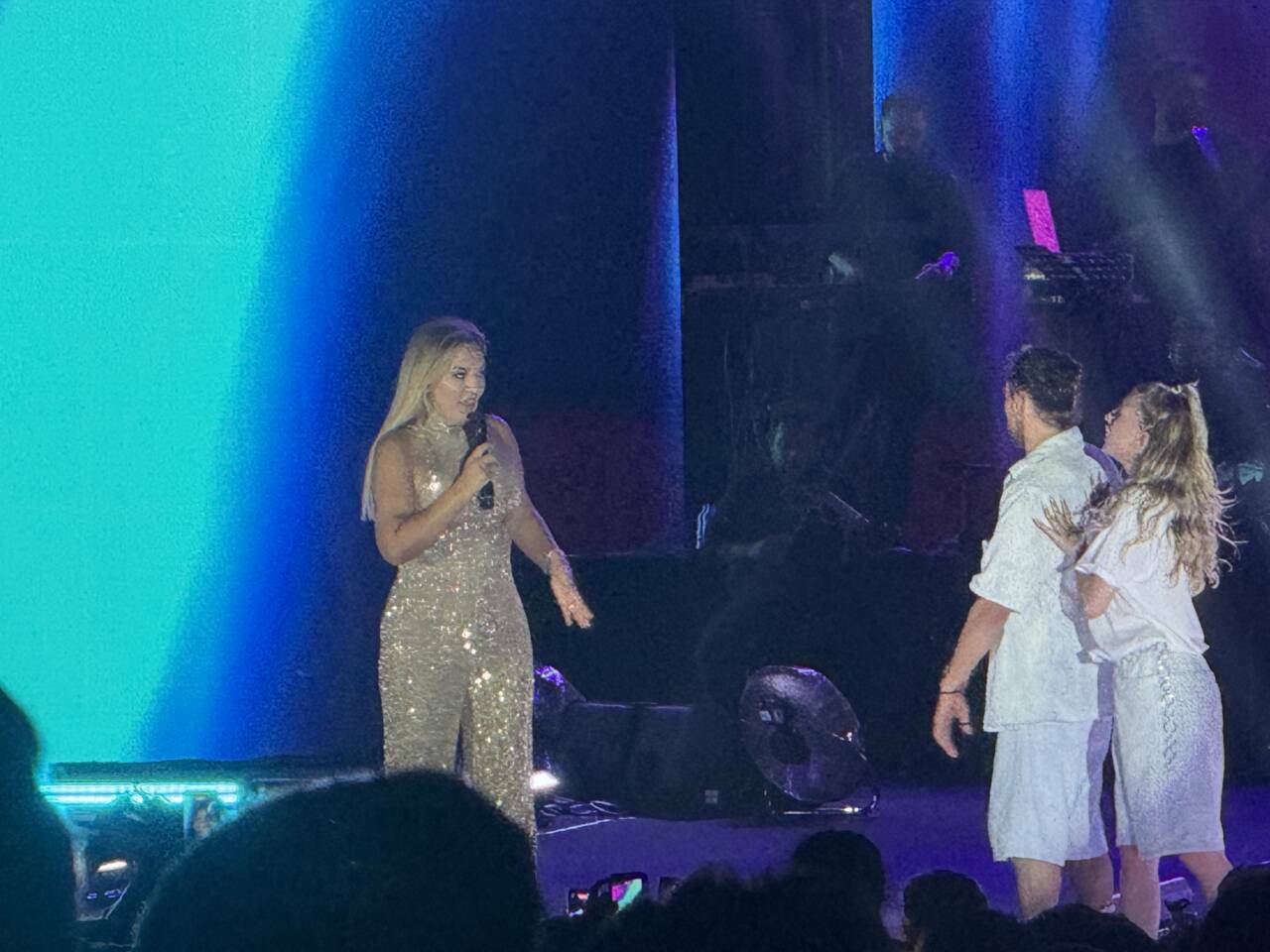 bursada festival coskusu demet akalin firtinasi esti f0ab76a9ad12