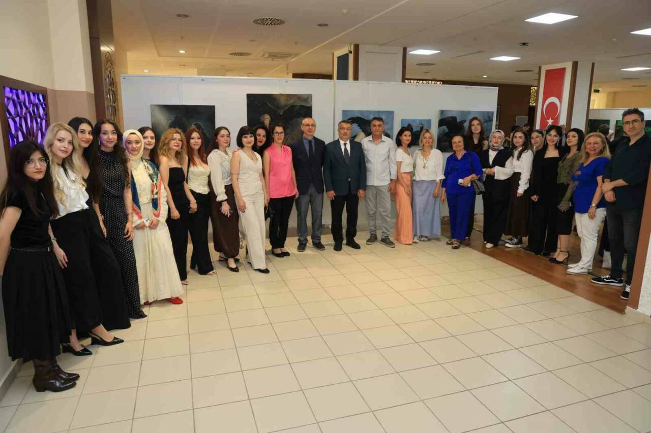 Bursa'da geleceğin sanatçıları mezuniyet sergisinde buluştu 3 bursada gelecegin sanatcilari mezuniyet sergisinde bulustu c48357736745
