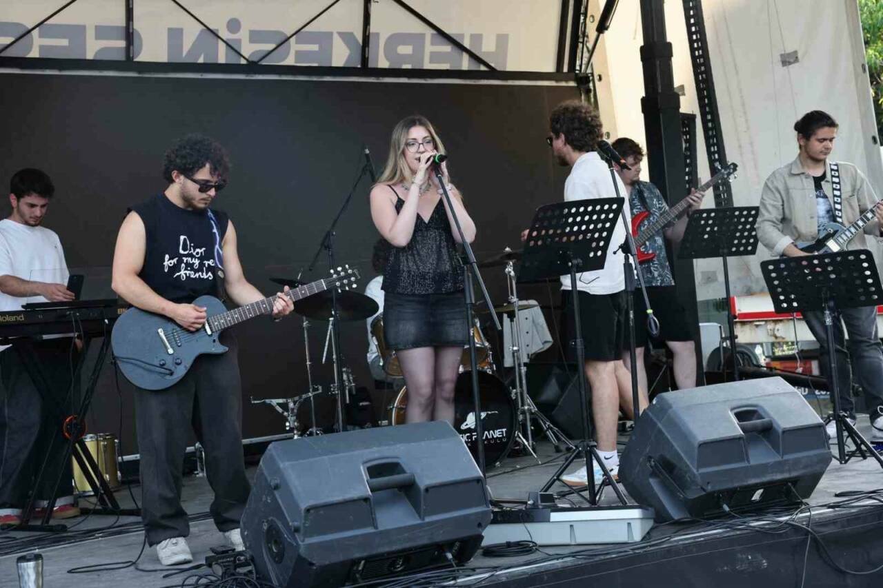 bursada genclik festivali coskusu 236d6947a024