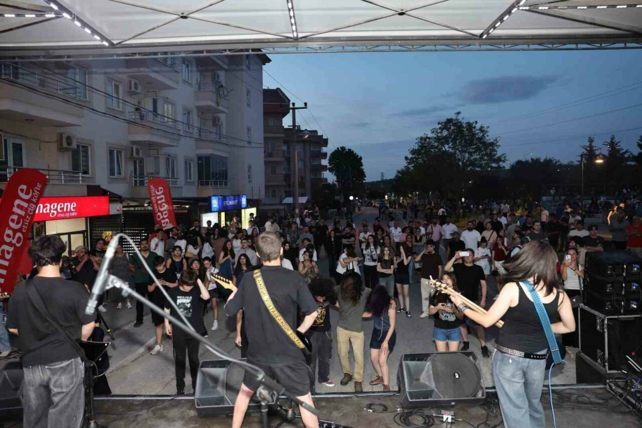 bursada genclik festivali coskusu 49a1c8b8b63c