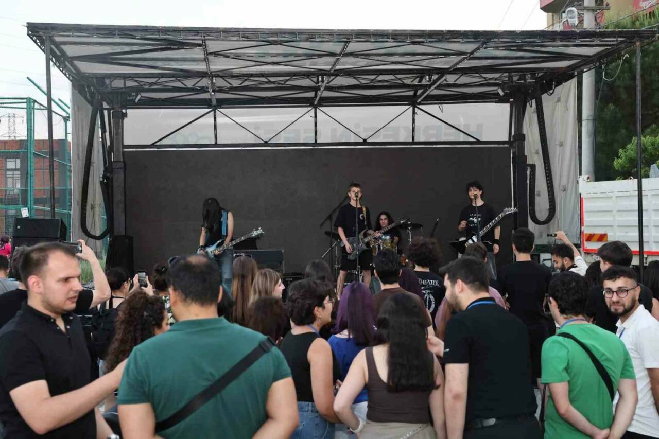 bursada genclik festivali coskusu b4f8e3f0dee1