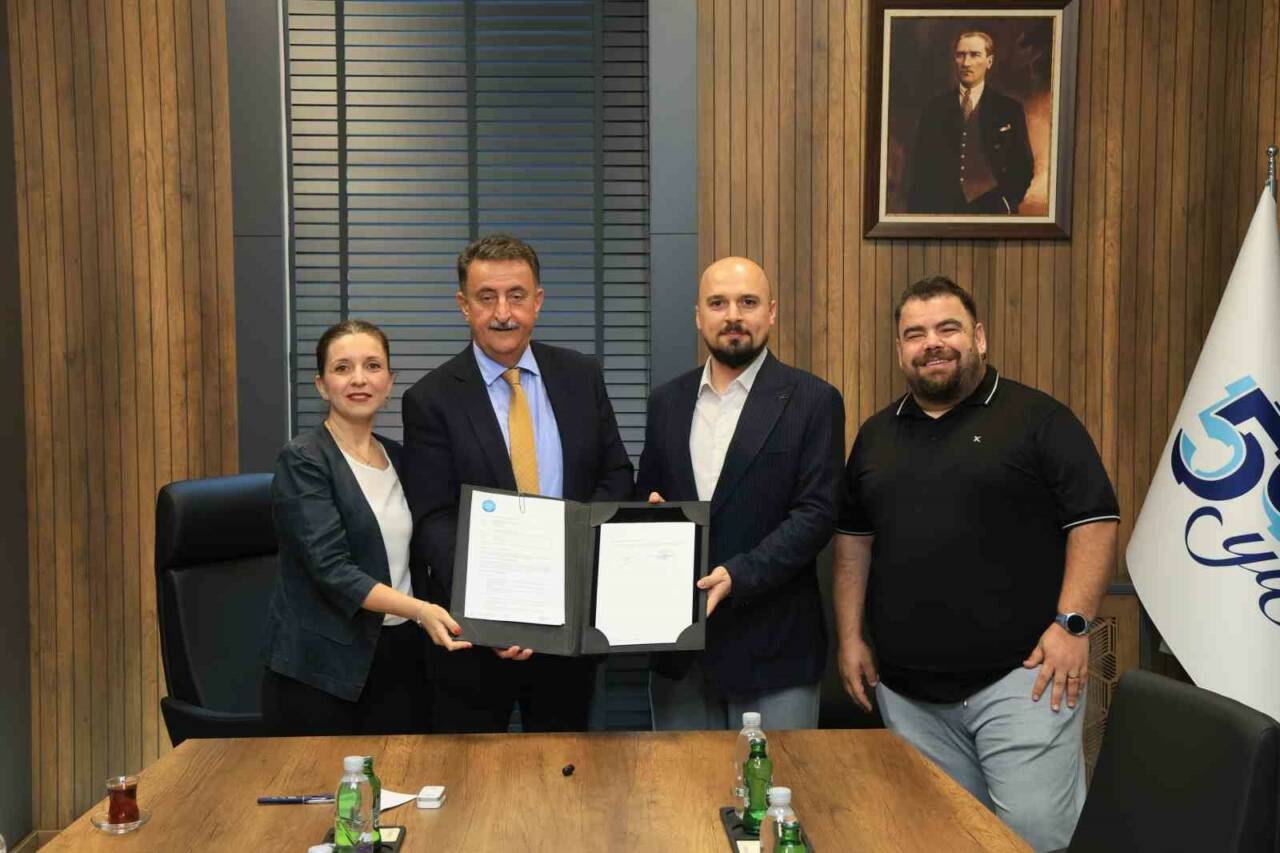 Bursa'da görme engelli öğrencilerin hayatını kolaylaştıracak protokol 4 bursada gorme engelli ogrencilerin hayatini kolaylastiracak protokol e229c26dde63