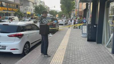 Bursa’da, sanal medya üzerinden birbirlerine hakaret ettikten sonra cadde üzerinde