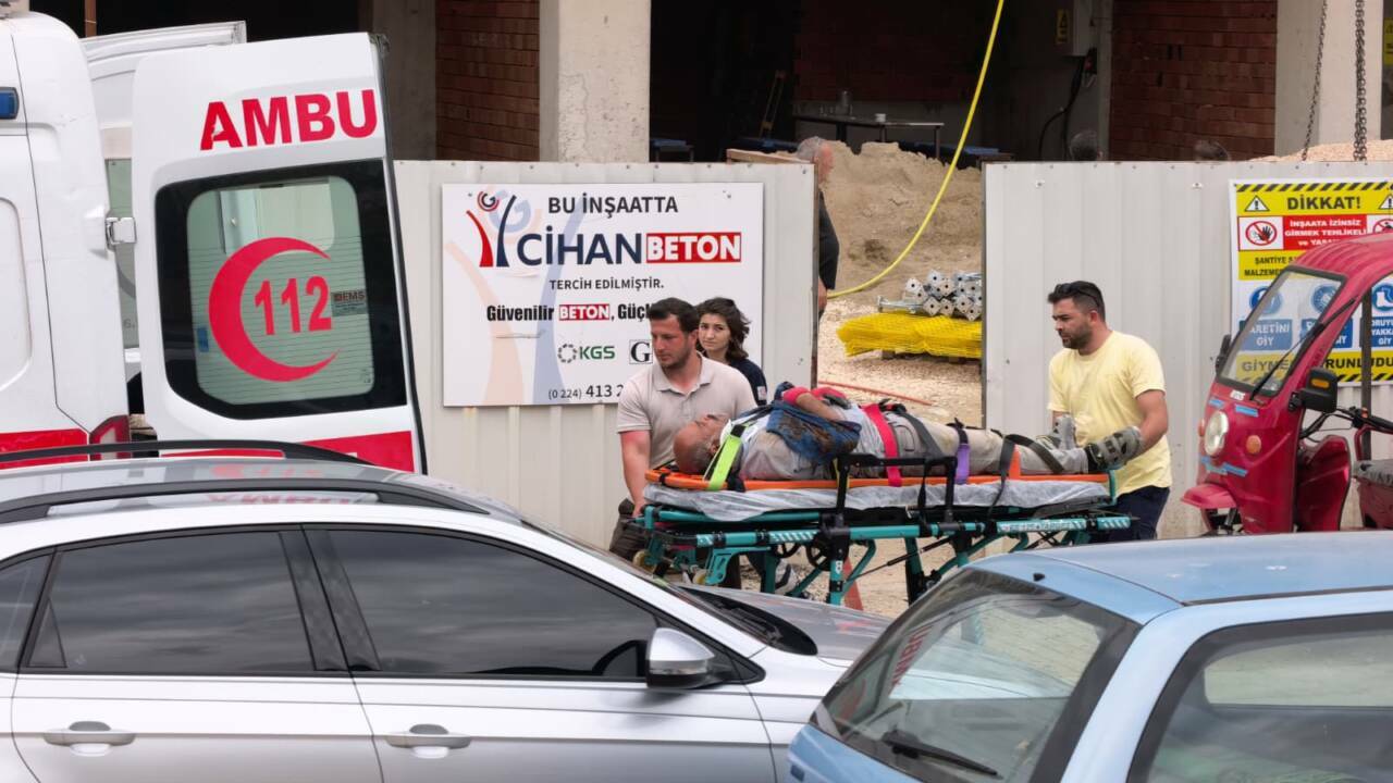 Bursa'da inşaatta zamanla yarış! Kule vinçle indirildi 5 bursada insaatta zamanla yaris kule vincle indirildi 2ed71e0988cf
