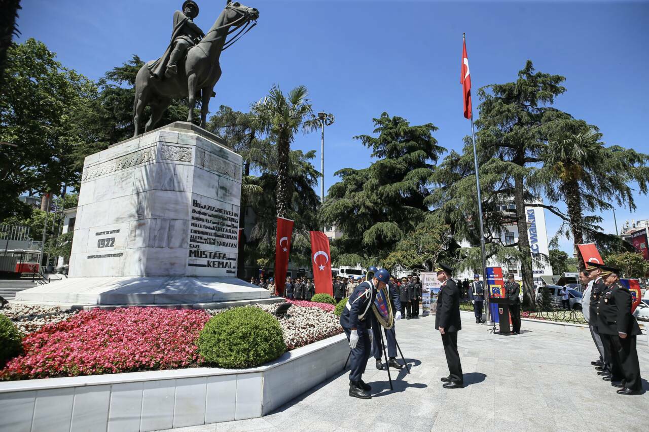 Bursa'da Jandarma'nın 187.yıl dönümüne özel kutlama 1 bursada jandarmanin 187yil donumune ozel kutlama 3ac1b48f9b3e