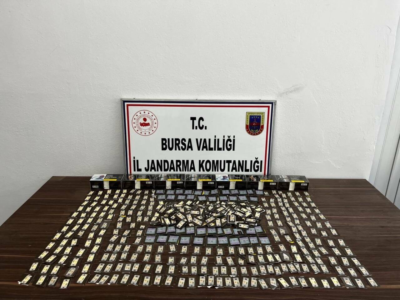Bursa'da kaçak tütün operasyonu 1 bursada kacak tutun operasyonu 38e0290b1bb1