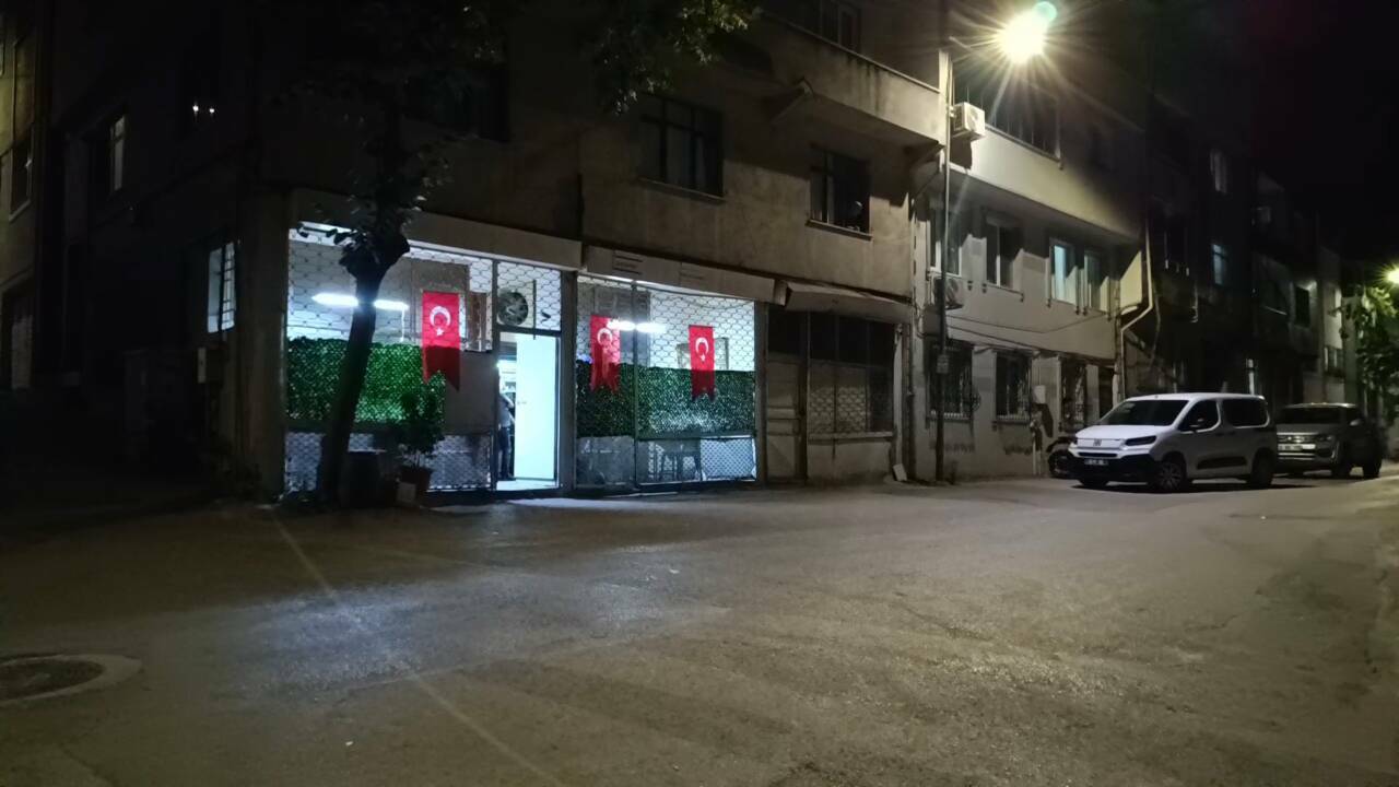 Bursa'da kahvehanede silahlı kavga 2 bursada kahvehanede silahli kavga ca8aa488b528