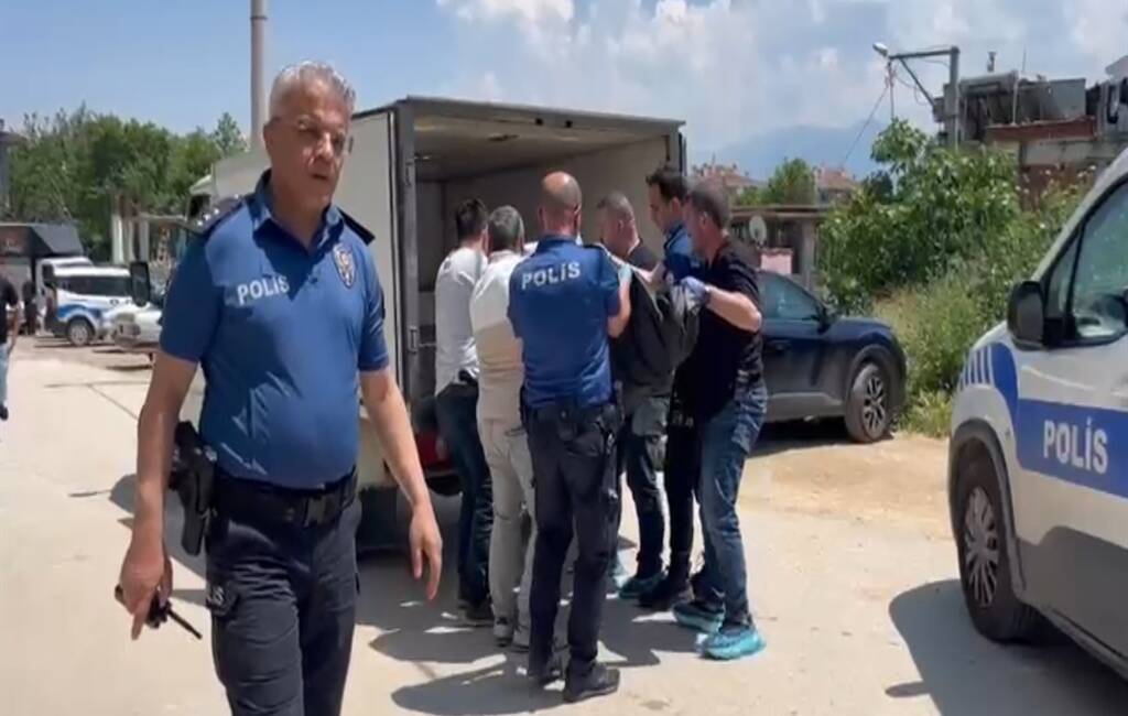 Bursa'da Zafer Güngür’ün (31), 10 yaşındaki oğlunun gözü önünde bıçaklayarak