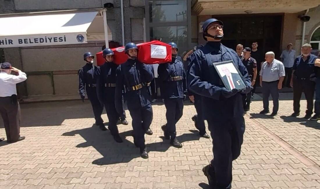 Bursa’da Kıbrıs gazisine son görev Bursa'nın İnegöl ilçesinde hayatını kaybeden Kıbrıs Gazisi Ramazan Şahin (73),