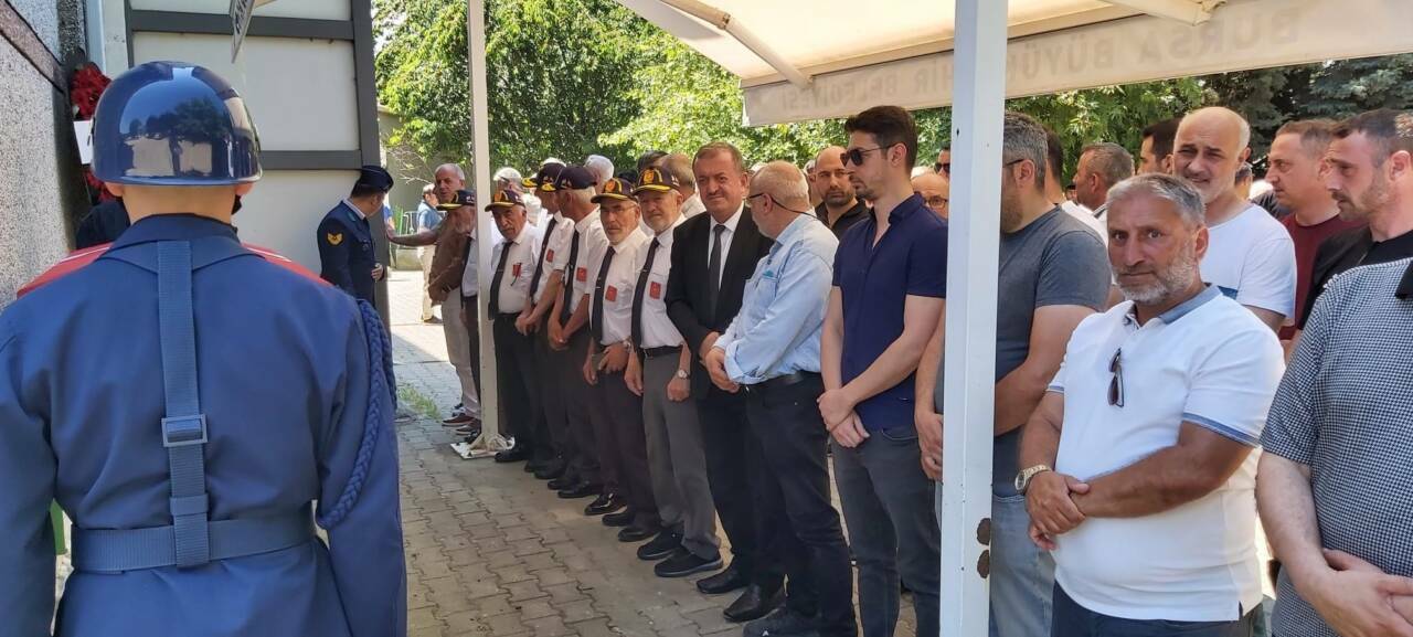 Bursa'da Kıbrıs gazisine son görev 2 bursada kibris gazisine son gorev c5f9fbf5aa33