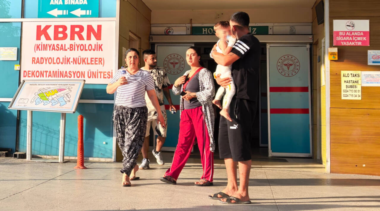 Bursa’da mangal keyfi kötü bitti Bursa'nın İnegöl ilçesinde mangaldaki ateşin üzerine düşen Emral K. (2)