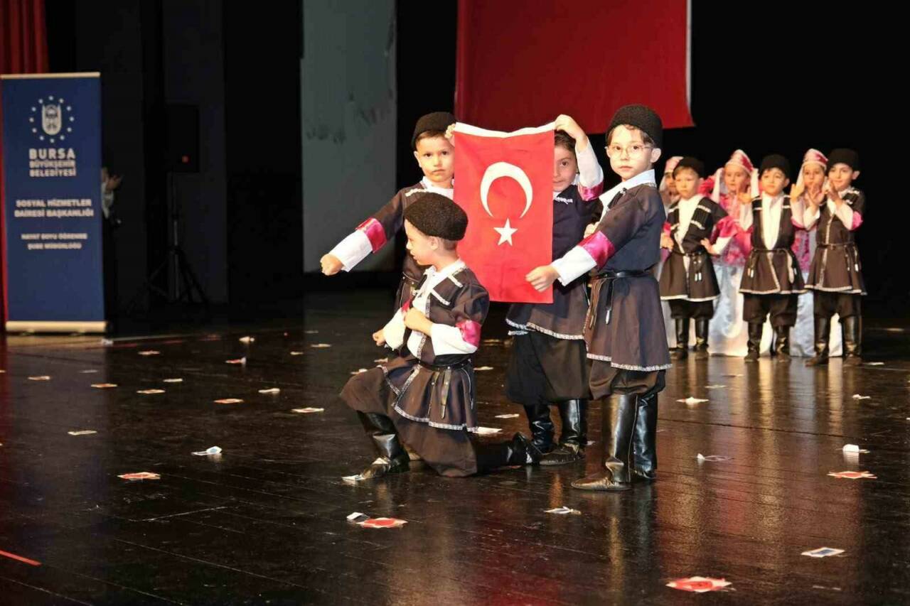 Bursa'da mnikler yıl sonu gösterisinde hünerlerini sergiledi 5 bursada mnikler yil sonu gosterisinde hunerlerini sergiledi 91d13b8b360c