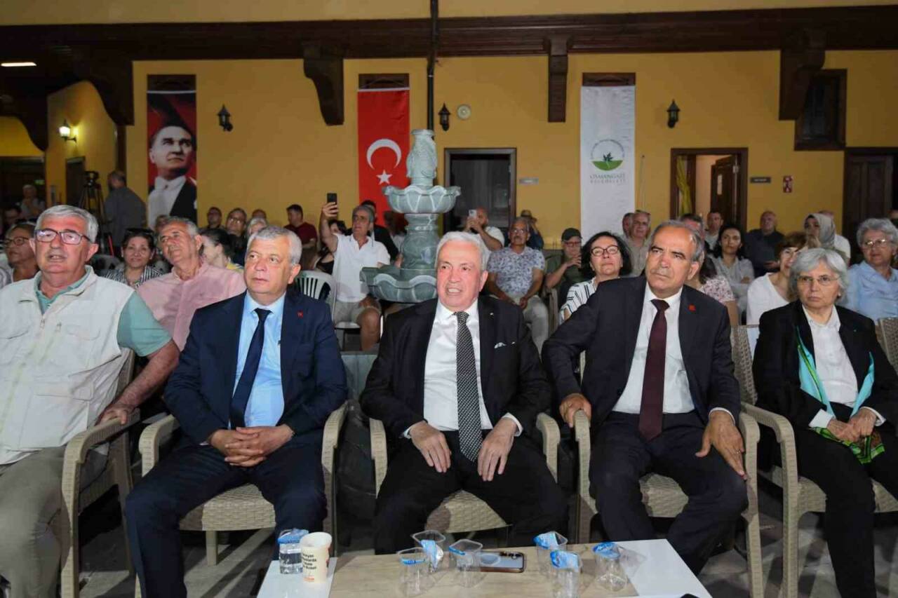 Bursa'da Nazım Hikmet’in dizeleri Şadırvanlı Han’da yankılandı 4 bursada nazim hikmetin dizeleri sadirvanli handa yankilandi 34284fe3243a