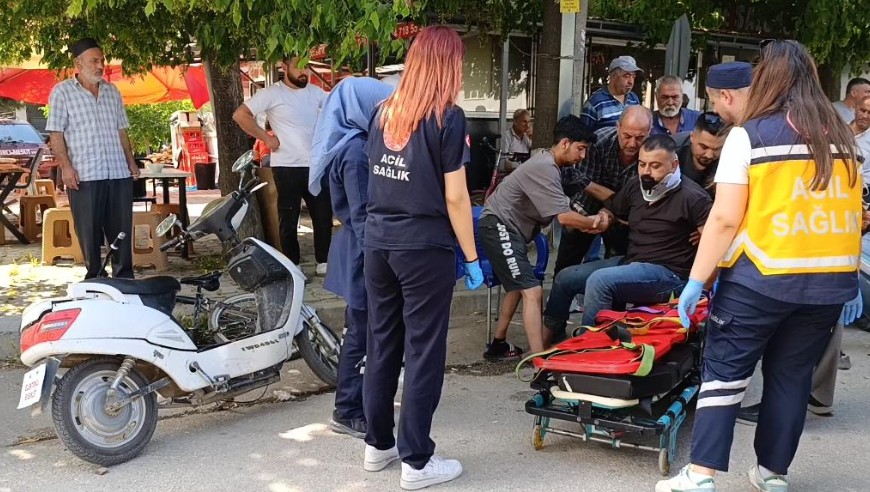 Bursa’da otomobille motosiklet çarpıştı! Bursa'nın İnegöl ilçesinde otomobille çarpışan motosikletin sürücüsü Muharrem Y. (30)