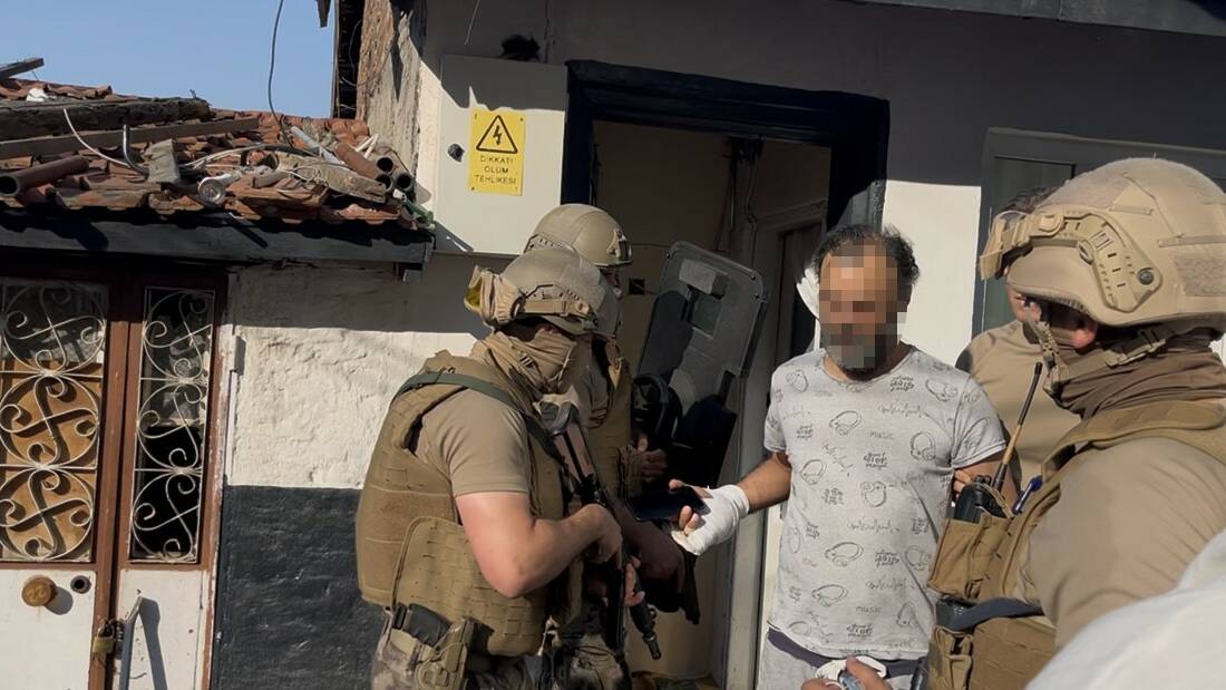 Bursa’da özel harekat destekli operasyon: ‘Kapıyı çalsaydınız açardım’ Bursa’da "kasten öldürme" suçundan hakkında 8 yıl kesinleşmiş hapis cezası