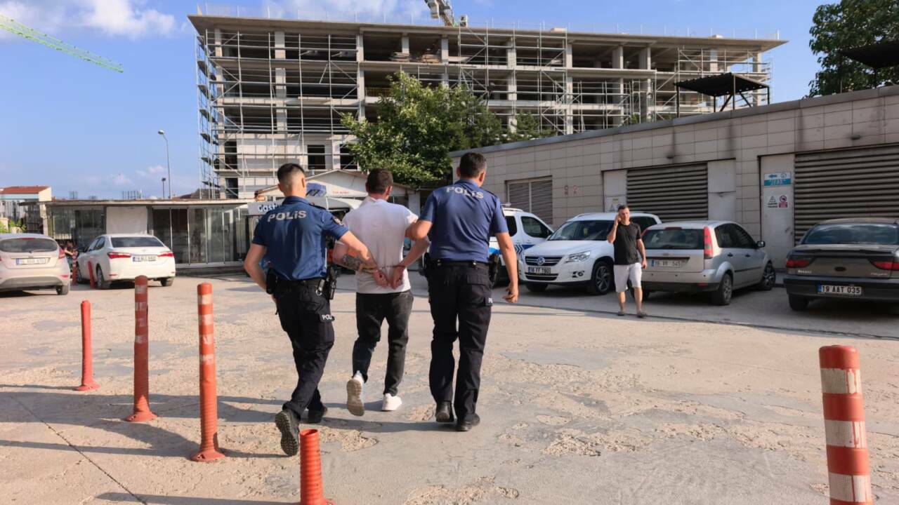 Bursa'da polisten kaçtı, kendini böyle savundu 4 bursada polisten kacti kendini boyle savundu 7f2e37cc2ba8