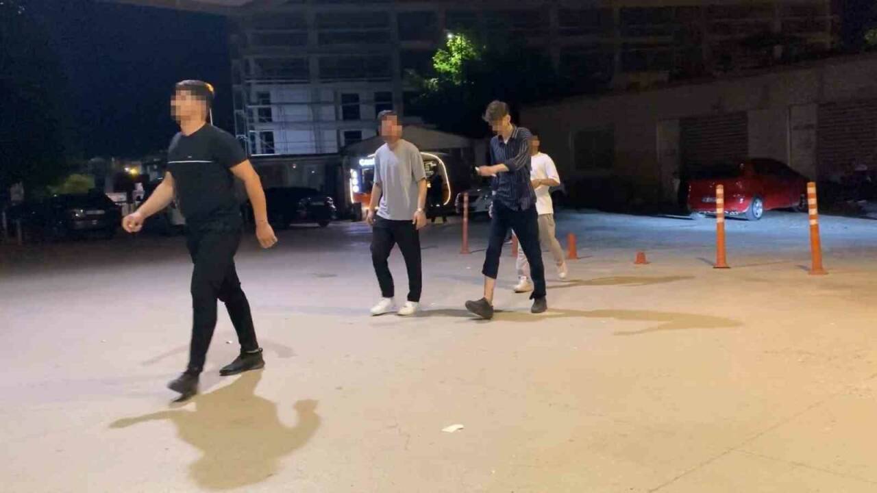 Bursa'da pompalı dehşeti; Çok sayıda yaralı var 5 bursada pompali dehseti cok sayida yarali var f083ccd47cad
