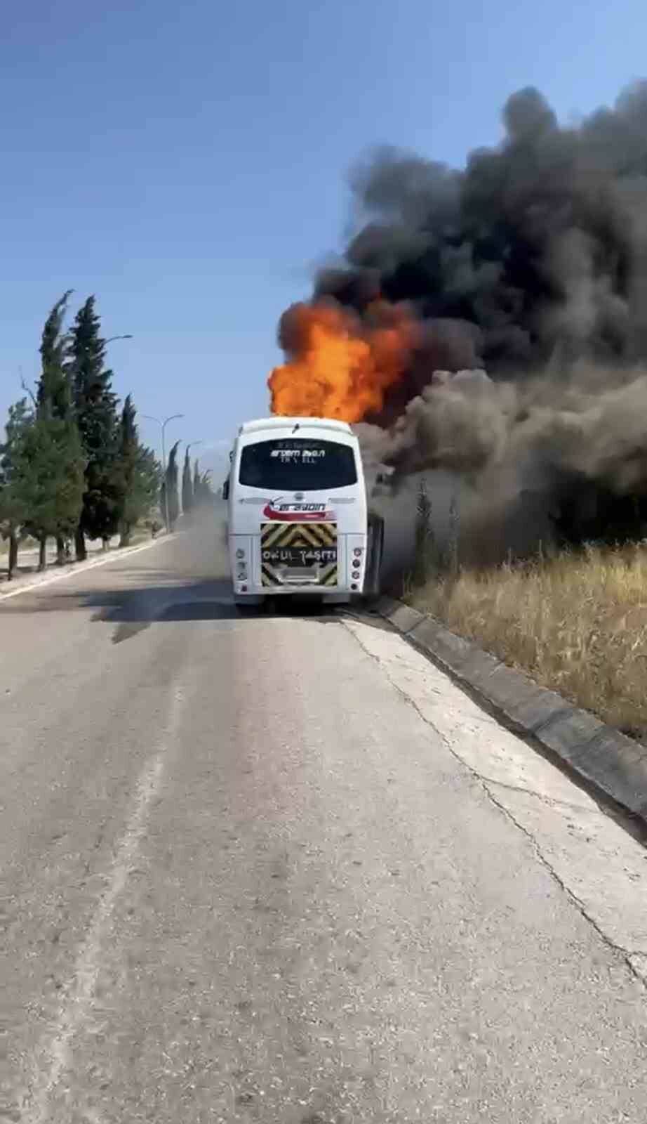 bursada servis otobusu alevlere teslim oldu 58e432cb1cdc