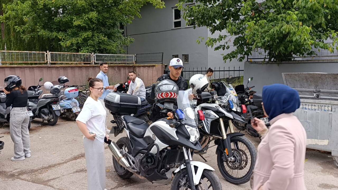 bursada sinava 15 dakika kala buyuk panik imdadina motosikletli polis yetisti 2238ffa988f3