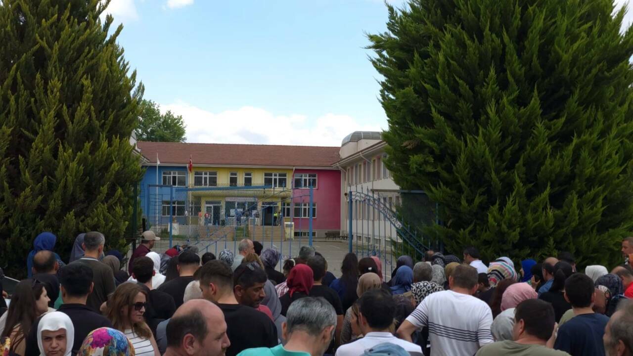 Bursa'da sınav stresi hastanelik etti 3 bursada sinavda rahatsizlandi hastaneye kaldirildi 43b3fc423c1a