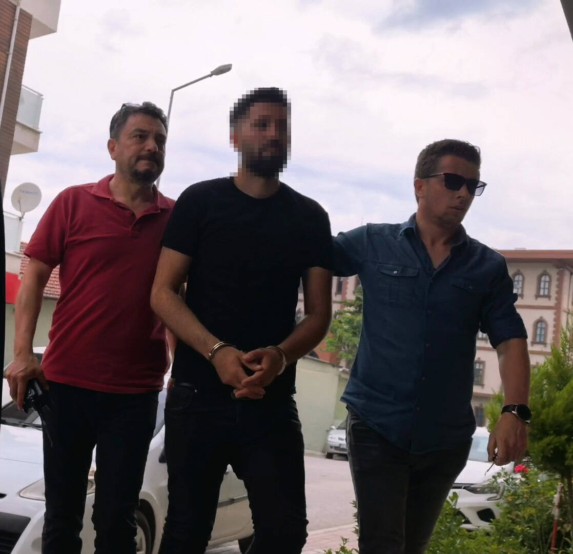 Bursa'da sokak ortasında dehşet! Eniştesini 7 yerinden bıçakladı 1 bursada sokak ortasinda dehset enistesini 7 yerinden bicakladi 87cde92137e1