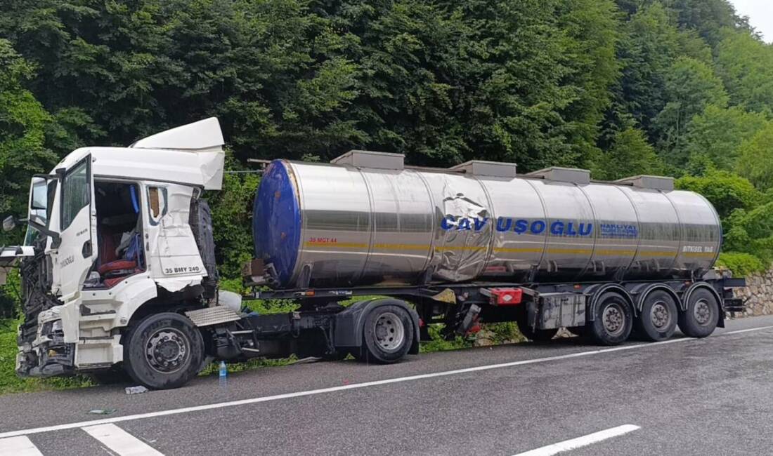 Bursa’da tanker bariyerlere çarptı Bursa’nın İnegöl ilçesinde şoförünün kontrolünü kaybettiği bitkisel yağ yüklü tanker,
