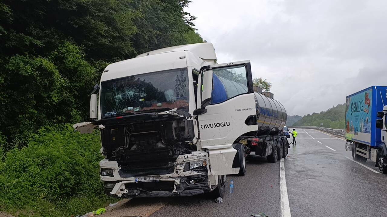 Bursa'da tanker bariyerlere çarptı 2 bursada tanker bariyerlere carpti 4b4936032753
