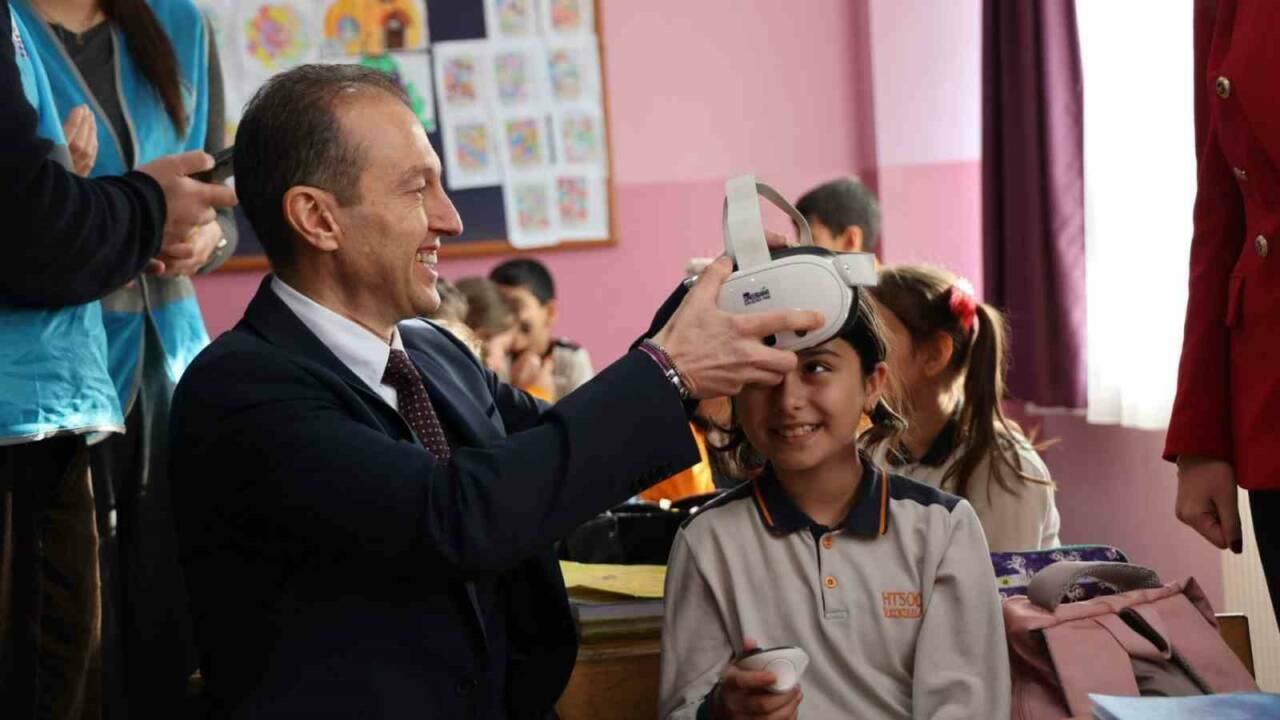 bursada uludag enerjiden anlamli proje 70 bin ogrenciye ulasti e6a3960e52a0