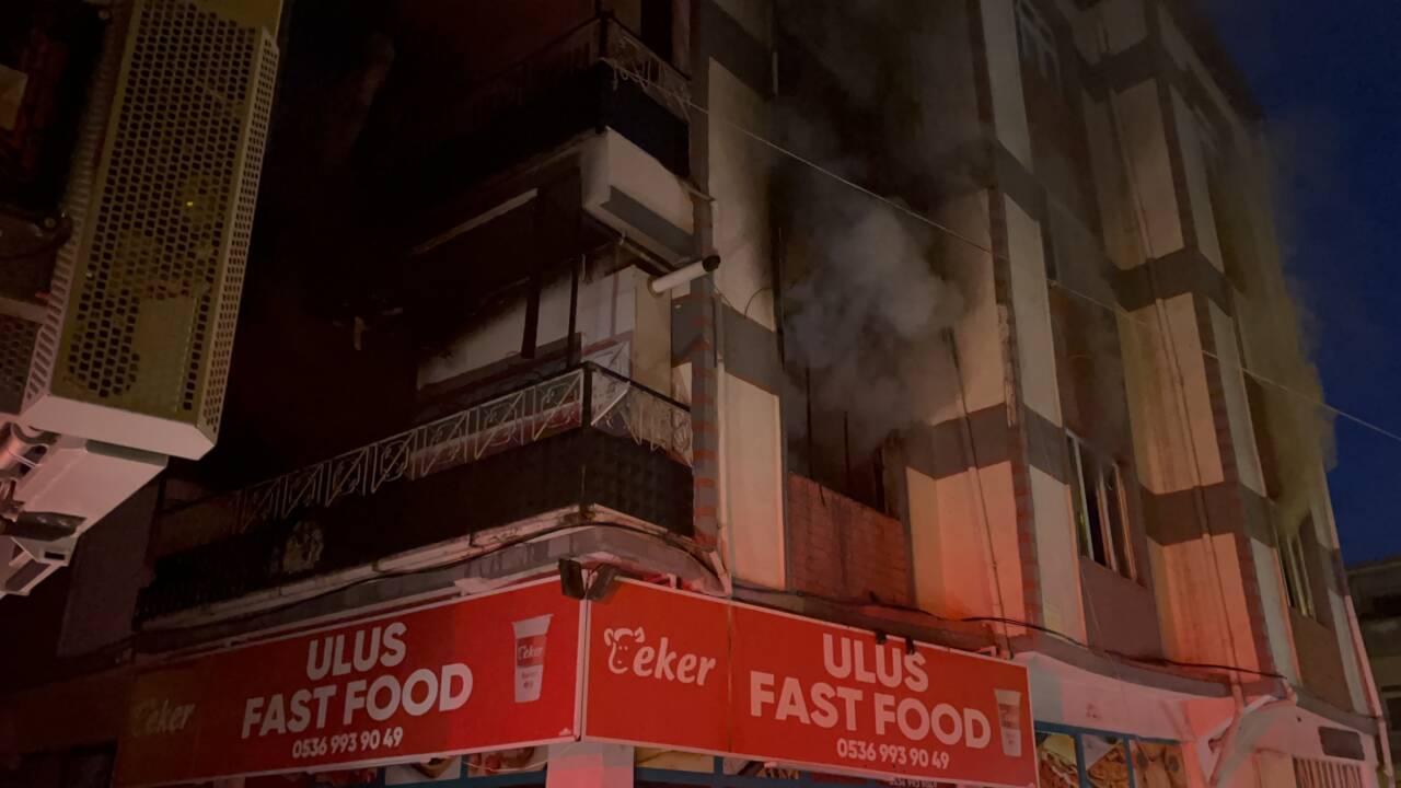 Bursa'da yangın faciası: 5 kişi hastanelik oldu 1 bursada yangin faciasi 5 kisi hastanelik oldu 33dc12b867ab