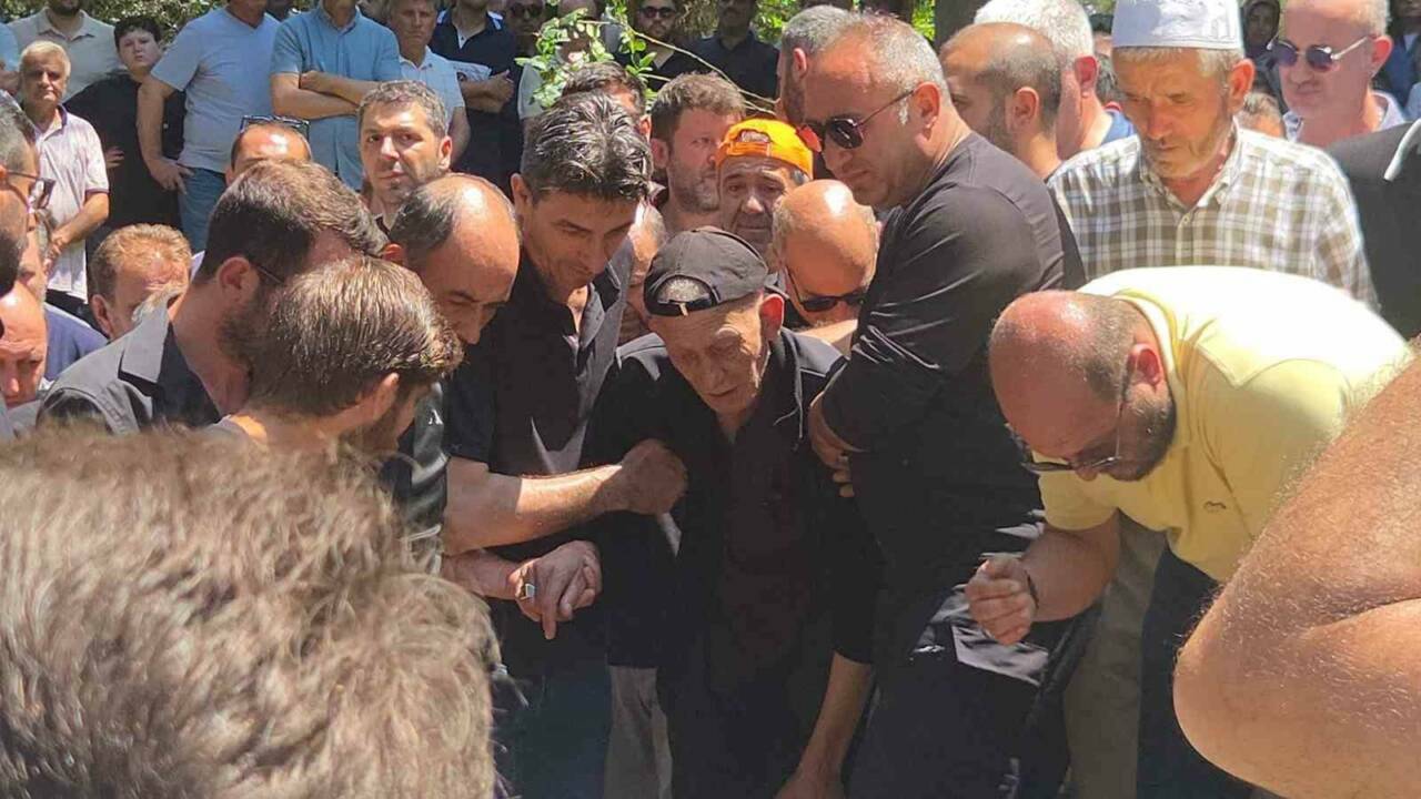 Bursa'da yürek yıkan feryat! İki evlatlarını da aynı nedenden kaybettiler... 9 bursada yurek yikan feryat iki evlatlarini da kaybettiler 18abf7e542ee