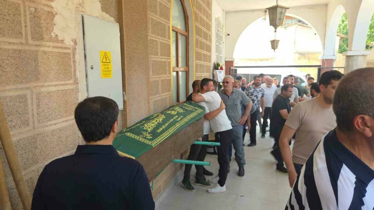 Bursa'da yürek yıkan feryat! İki evlatlarını da aynı nedenden kaybettiler... 1 bursada yurek yikan feryat iki evlatlarini da kaybettiler 57f34368aee1