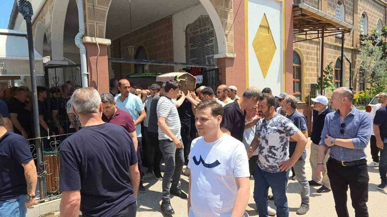 Bursa'da yürek yıkan feryat! İki evlatlarını da aynı nedenden kaybettiler... 7 bursada yurek yikan feryat iki evlatlarini da kaybettiler e4d46e087988