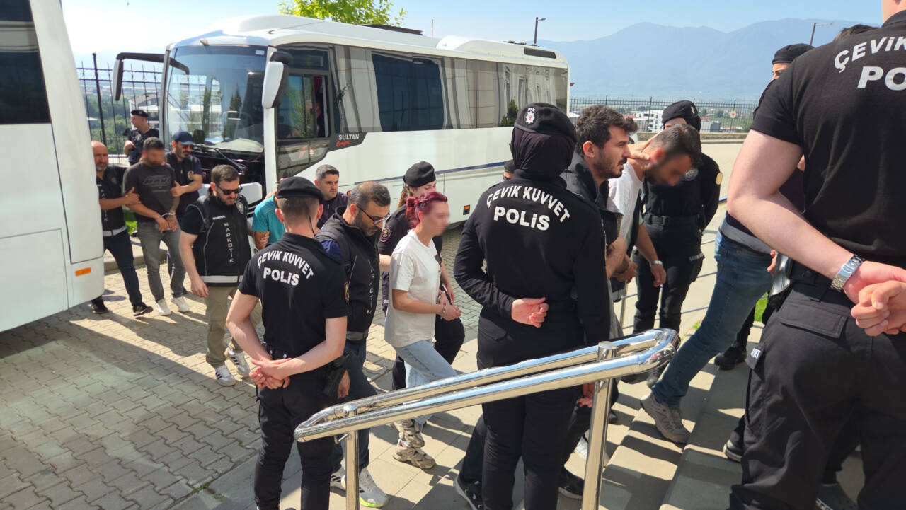 Bursa'da zehir tacirlerine operasyonda yeni gelişme 5 bursada zehir tacirlerine operasyonda yeni gelisme 6d7852e79223