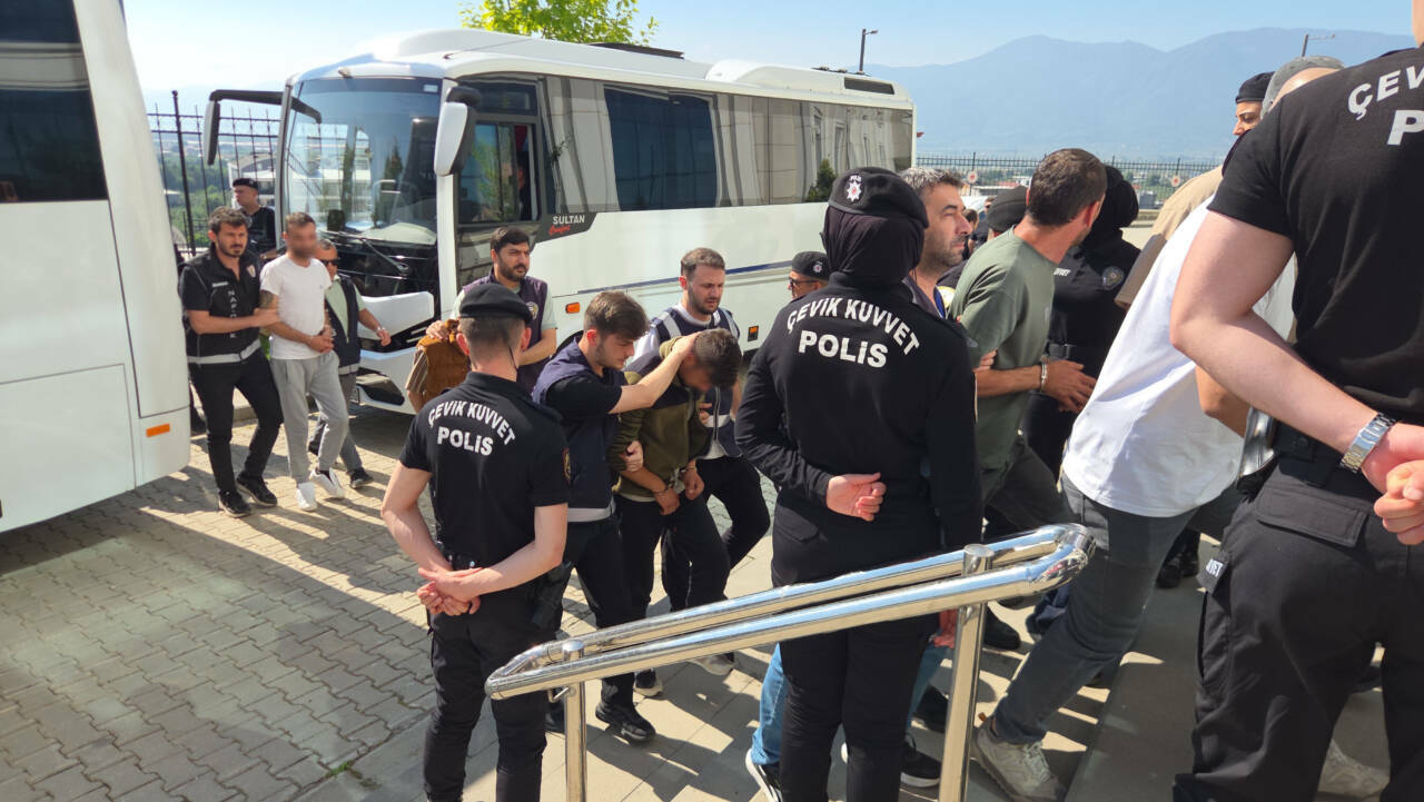 Bursa'da zehir tacirlerine operasyonda yeni gelişme 4 bursada zehir tacirlerine operasyonda yeni gelisme 934b17bca604
