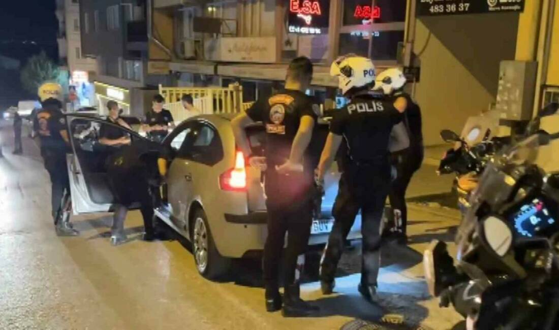 Bursa Emniyet Müdürlüğü ekipleri, Nilüfer ilçesine bağlı Görükle Mahallesi’nde kamu