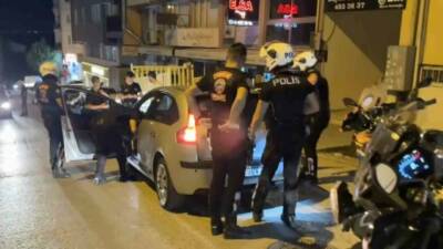 Bursa Emniyet Müdürlüğü ekipleri, Nilüfer ilçesine bağlı Görükle Mahallesi’nde kamu