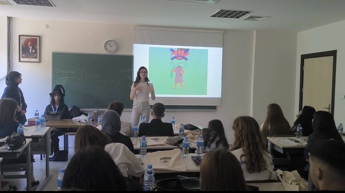 Bursa’nın en iyi liselerinin öğrencileri çalıştayda buluştu 2 bursanin en iyi liselerinin ogrencileri calistayda bulustu 60c3aaa05046